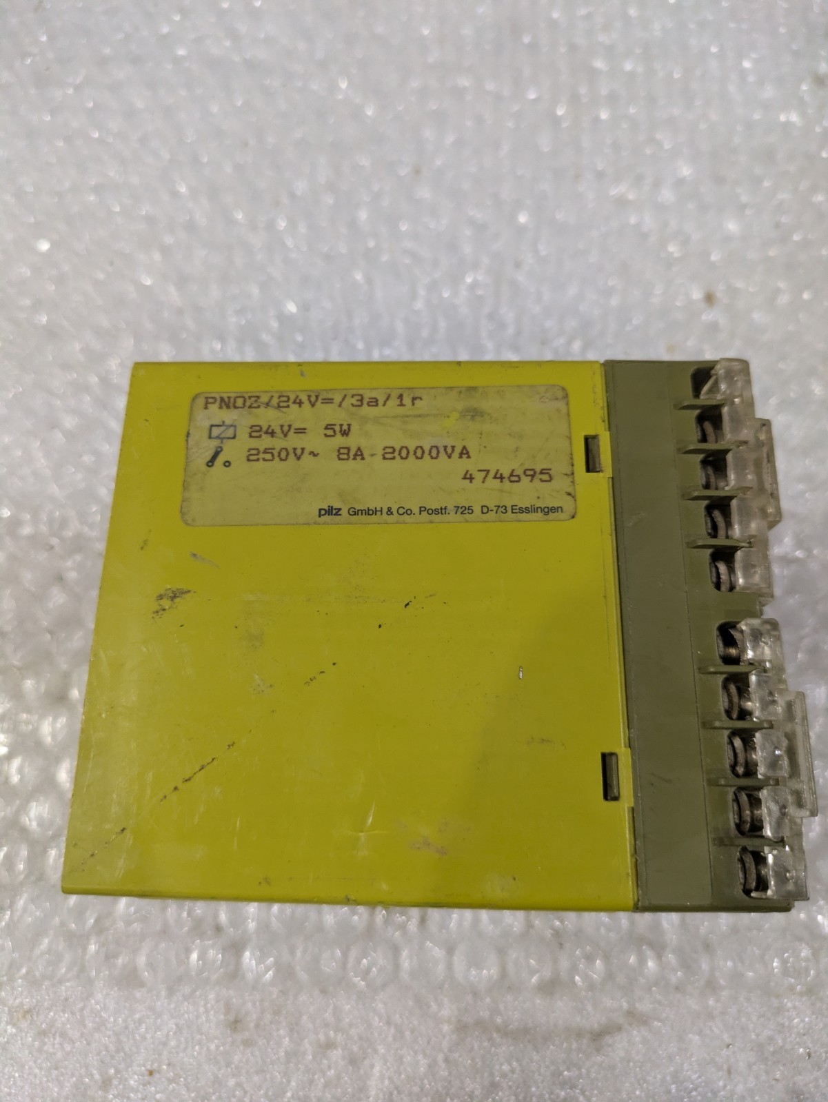 PILZ PNOZ/24V=3A/1R 24V = 5W 250V 8A 2000VA 474695