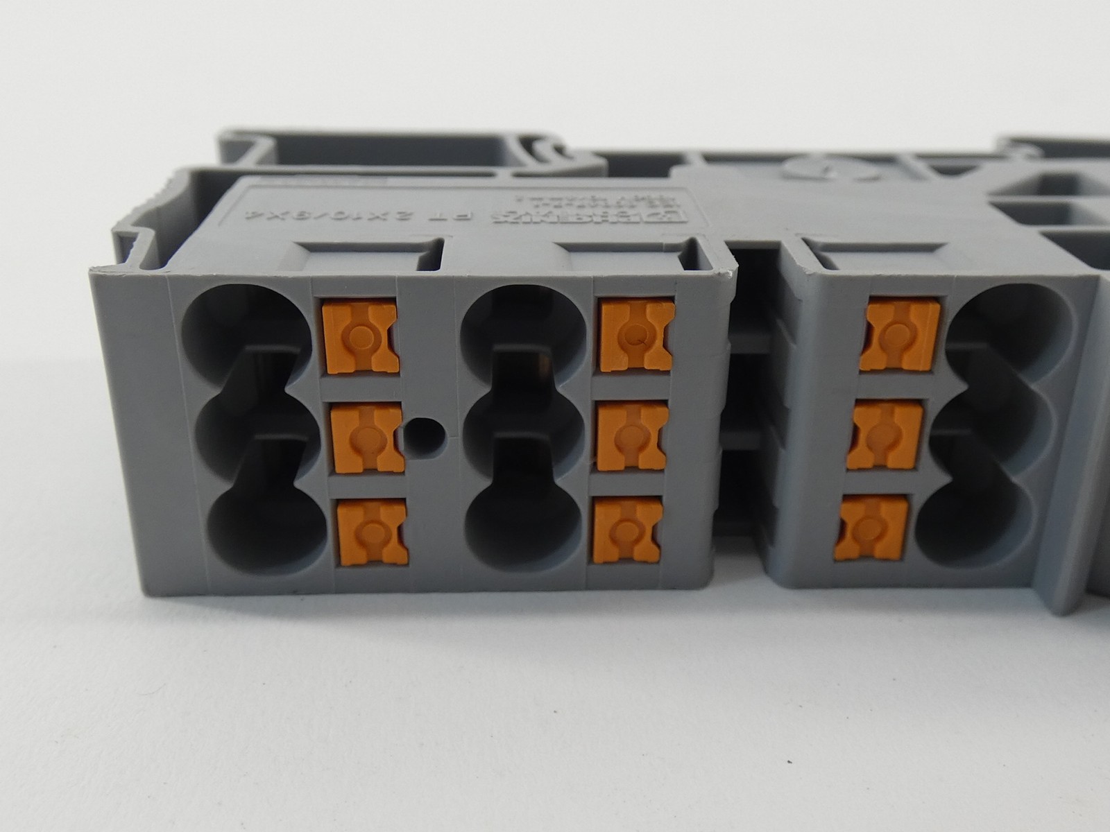 Phoenix Contact 3002369 Potential Collective Terminal PT 2X10/9X4 1000V – NEW…