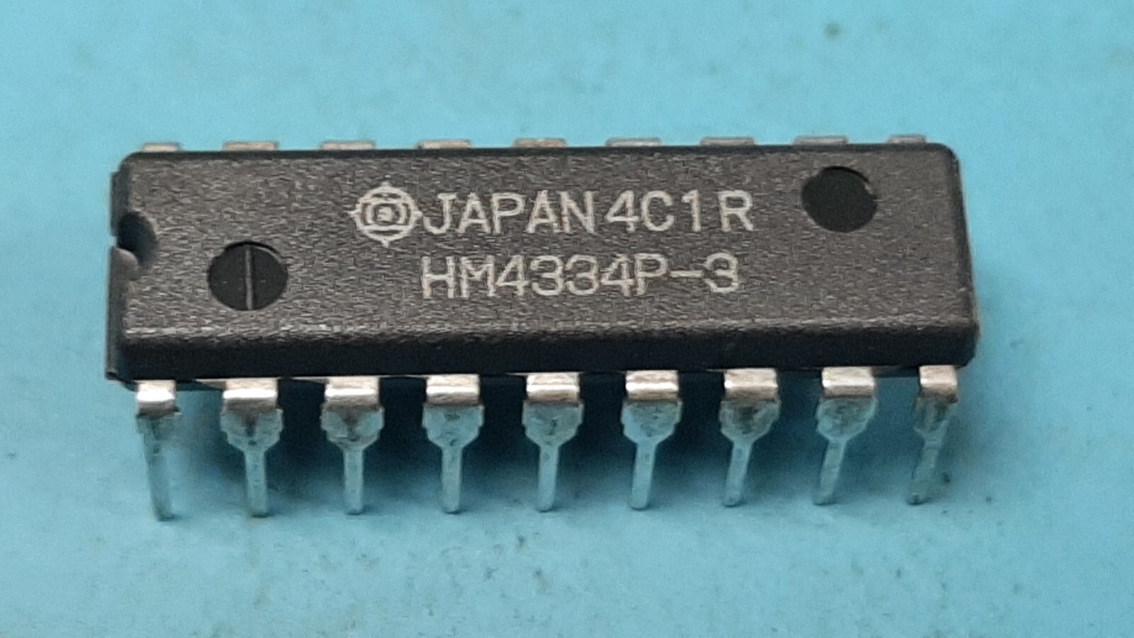 HM4334P-3 Semiconductor – CASE: Standard MAKE: HITACHI Static RAM, 1Kx4