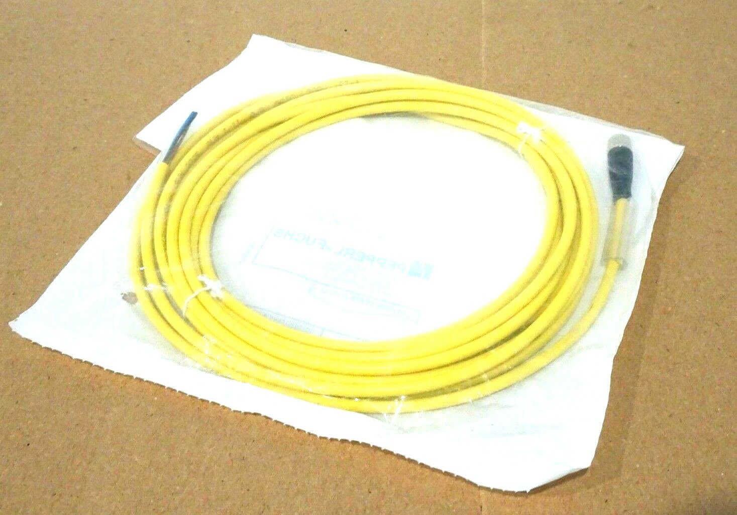 2 NEW PEPPERL FUCHS V31-GM-YE5M-PVC-U CABLE V31GMYE5MPVCU