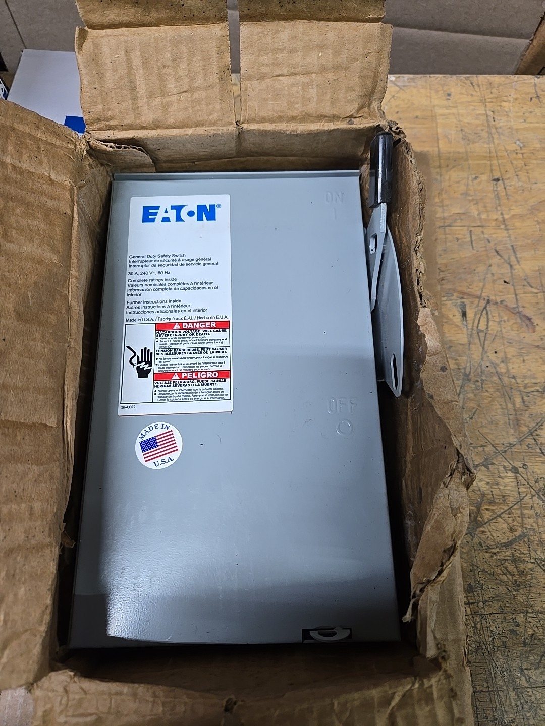 NEW OLD STOCK EATON CORPORATION DG321URB / DG321URB