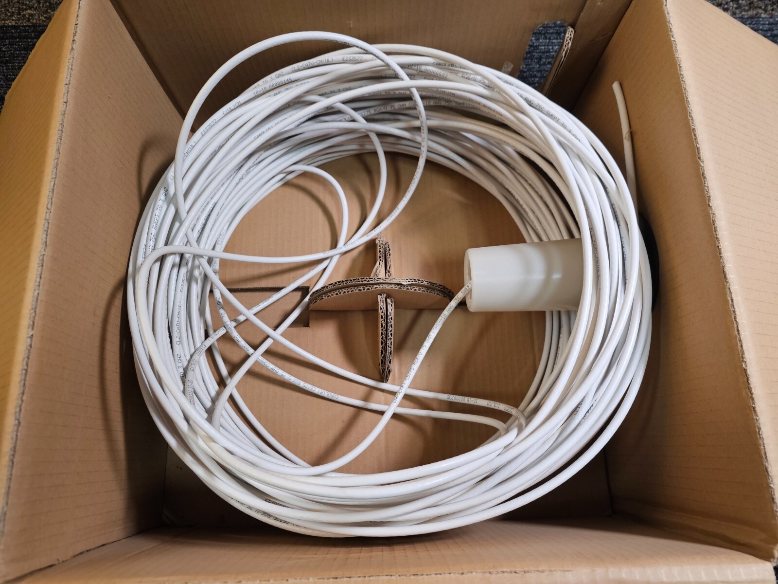 Carol C5775.31.02 1000 ft 1C/18 Rg6/U CM Cable Copper Clad Steel Conductor White