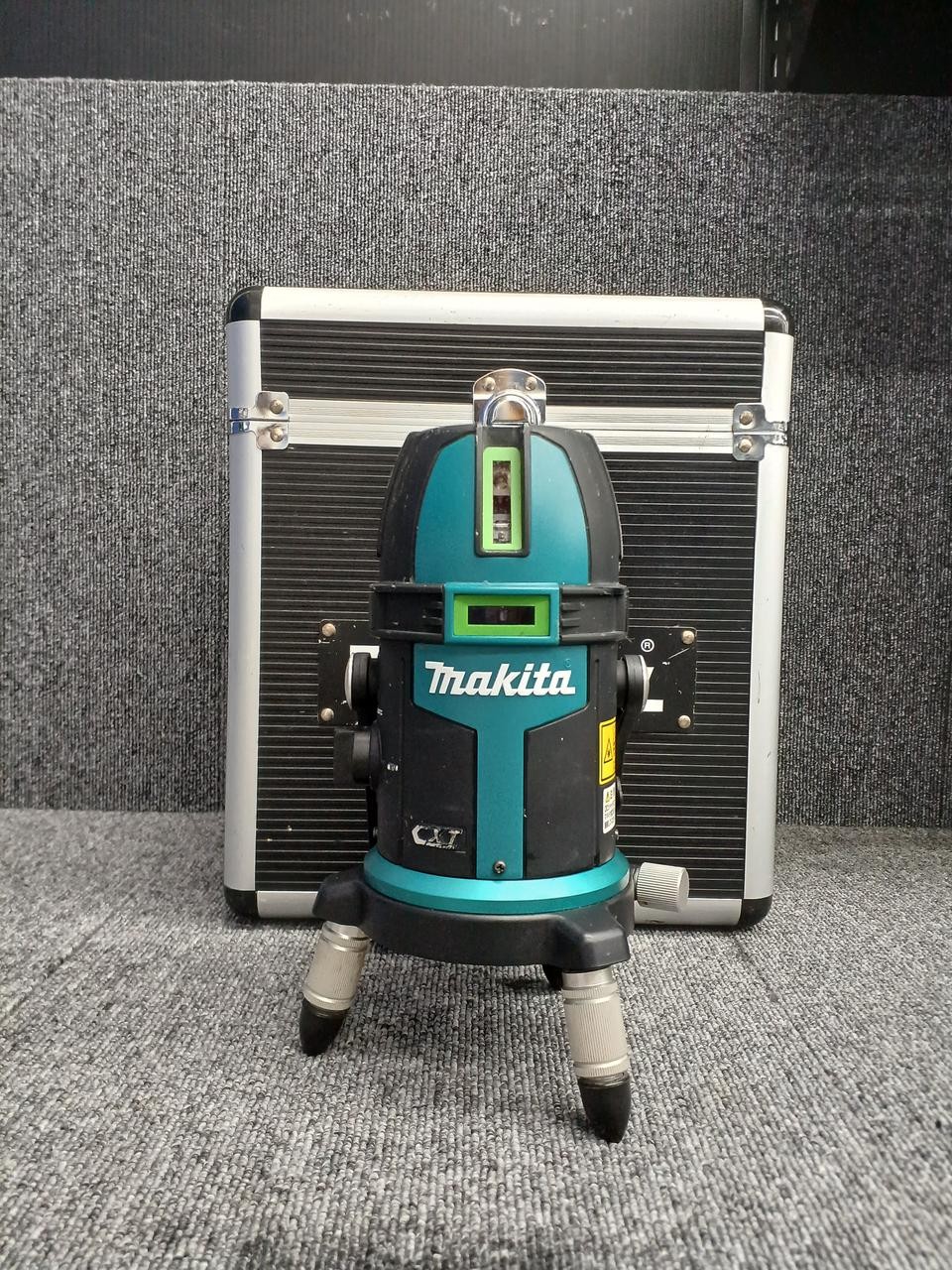 Makita SK312GD Laser Marker with Charger Required