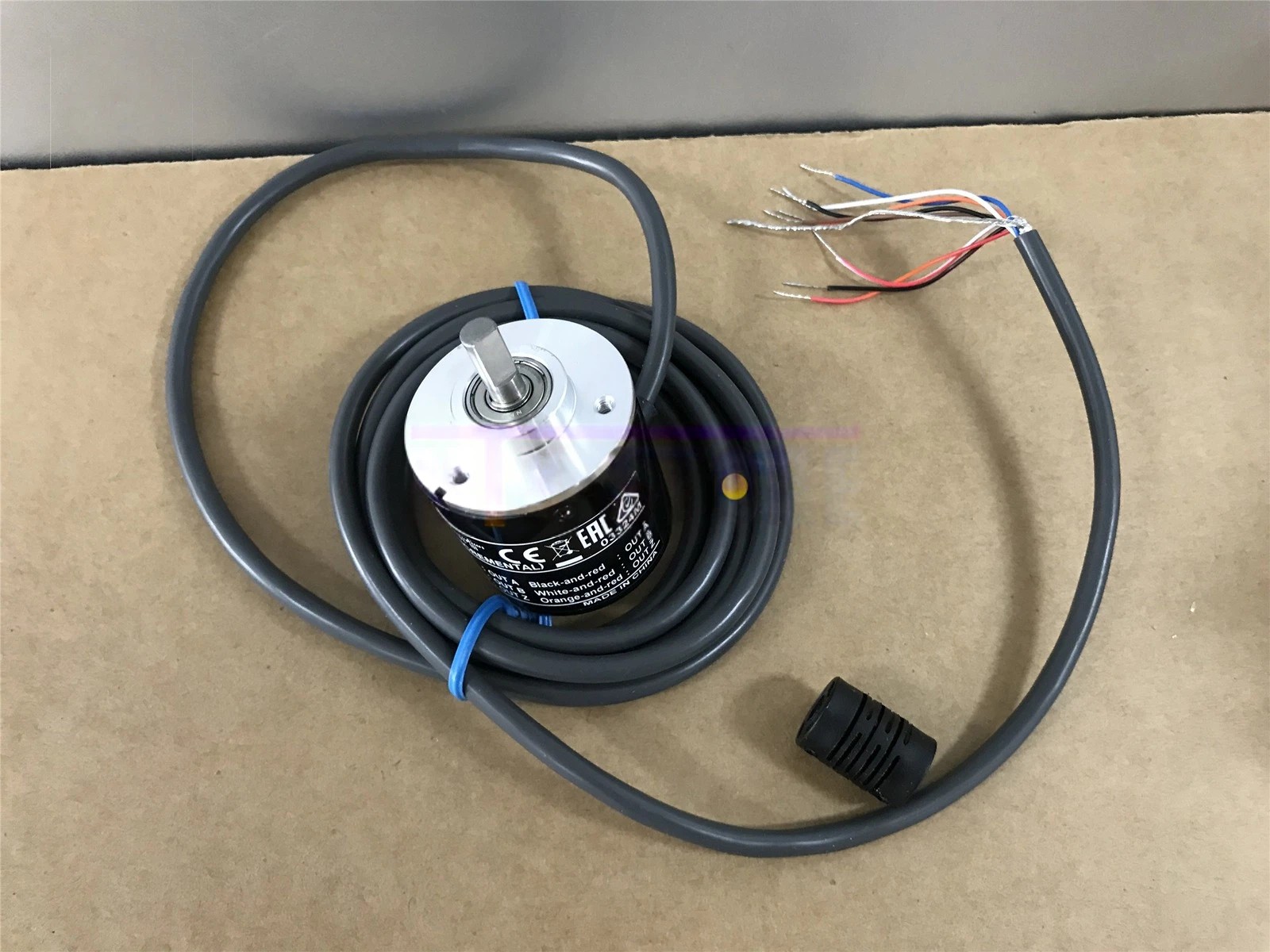 1 PCS E6B2-CWZ1X NEW Rotary Encoder E6B2-CWZ1X 1000P/R made in china E6B2-CWZ1X