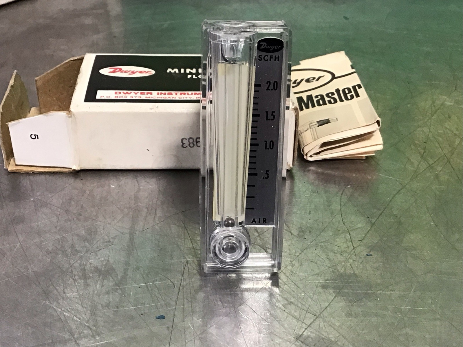 Lot Of 3 Dwyer Mini Master Flowmeter Magnehelic Pressure Gage & Rate Master V5-4