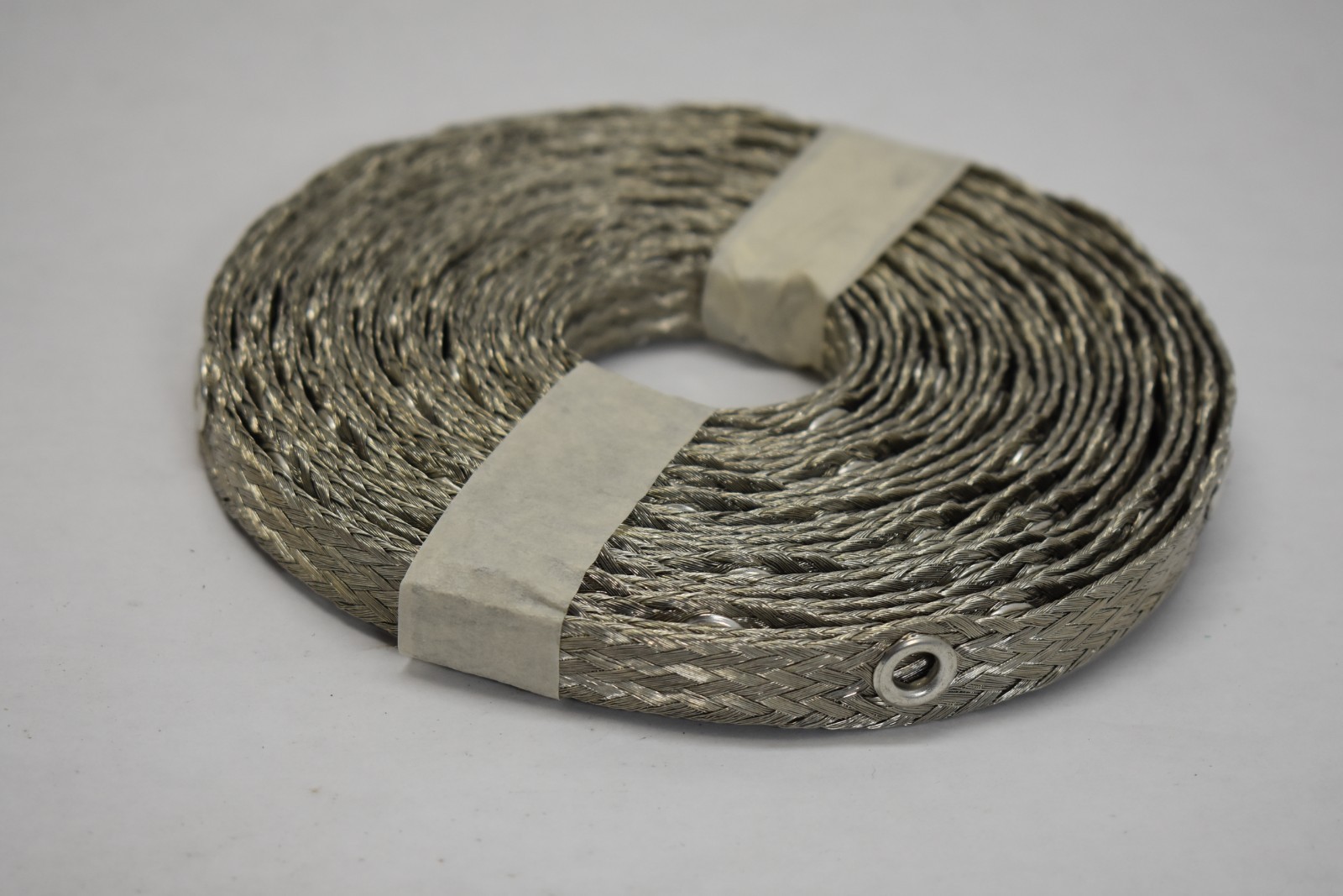 Corning 1/2″ x 25 ft Tin Plated Copper Bond Braid w/ 3″ Eyelets Spacing 25T-BBE3