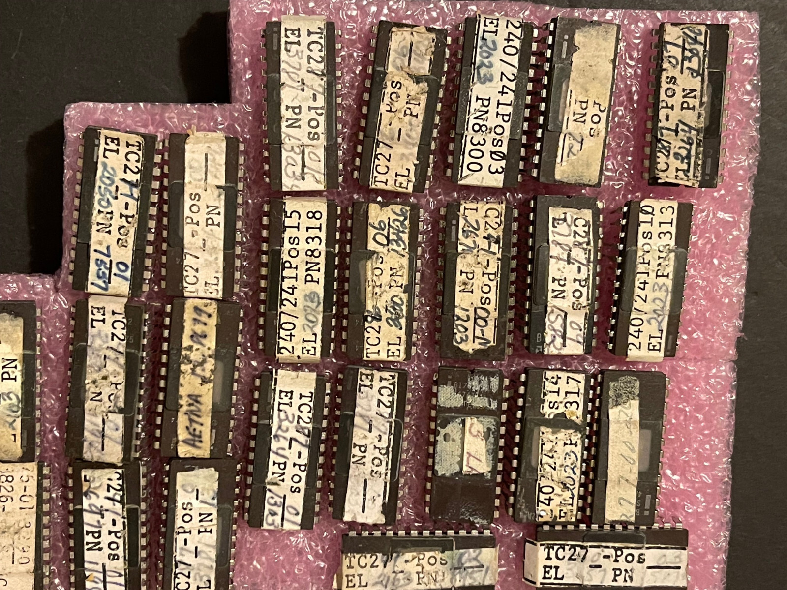 B8702A INTEL w/labels ns MAY VARY 24-PIN CERDIP EPROM All VINTAGE 76+ UOS QTY-1