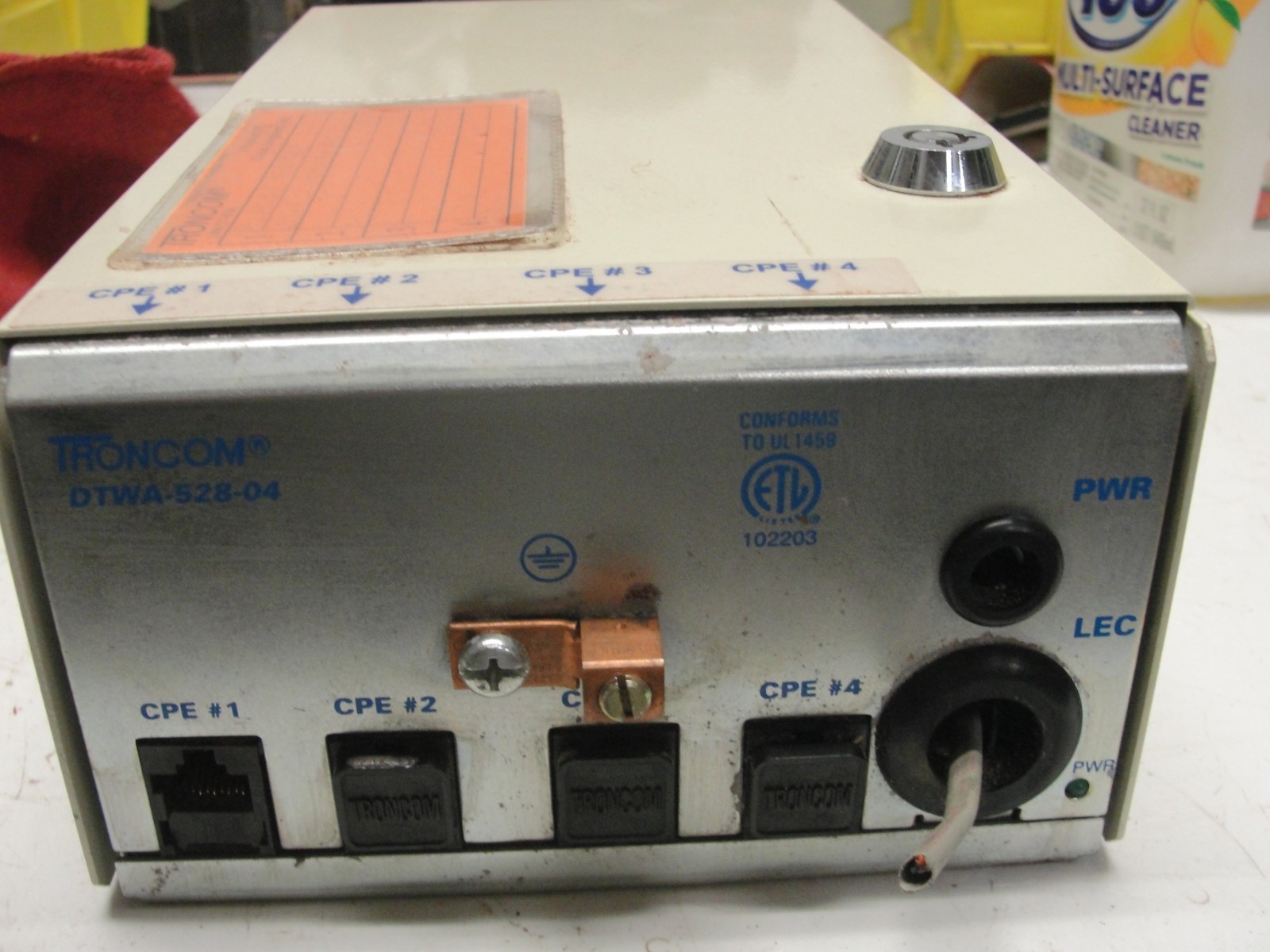 Pairgain enclosure HRE 421 150-1125-01 + Higain HRU 412 + Troncom DTWA 528-04