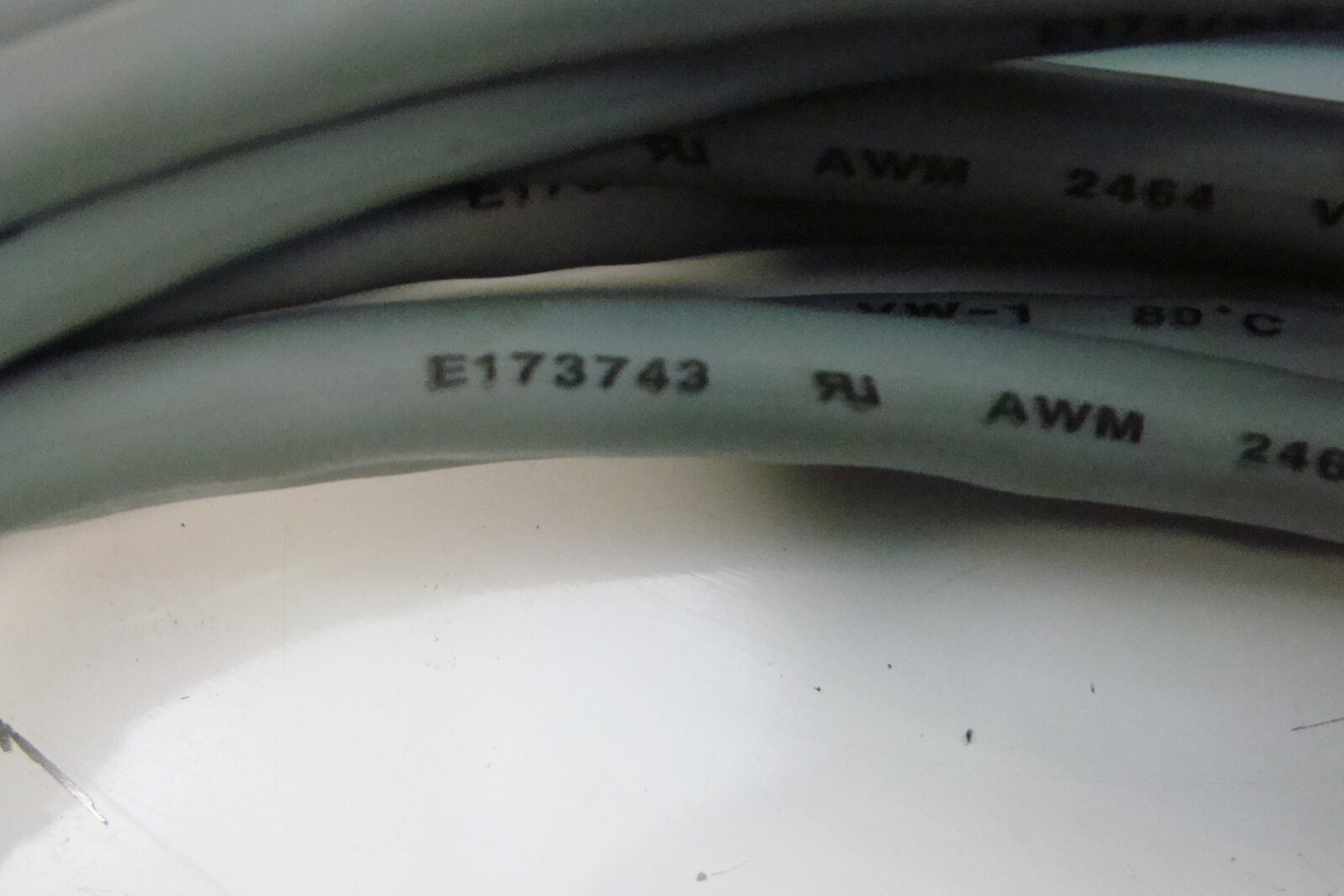 E173743 AWM 2464 VW-1 300V 16′ Cable Connector