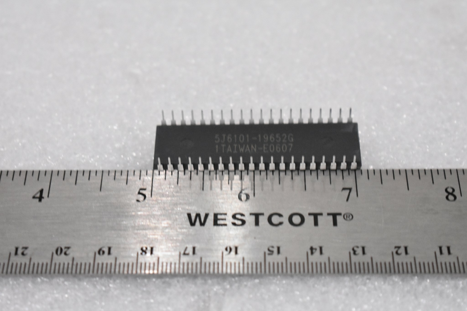 MICROCHIP TECH AT89C52-24PC 8-BIT MICROCONTROLLER MCU 8K FLASH 24M (LOT OF 4)