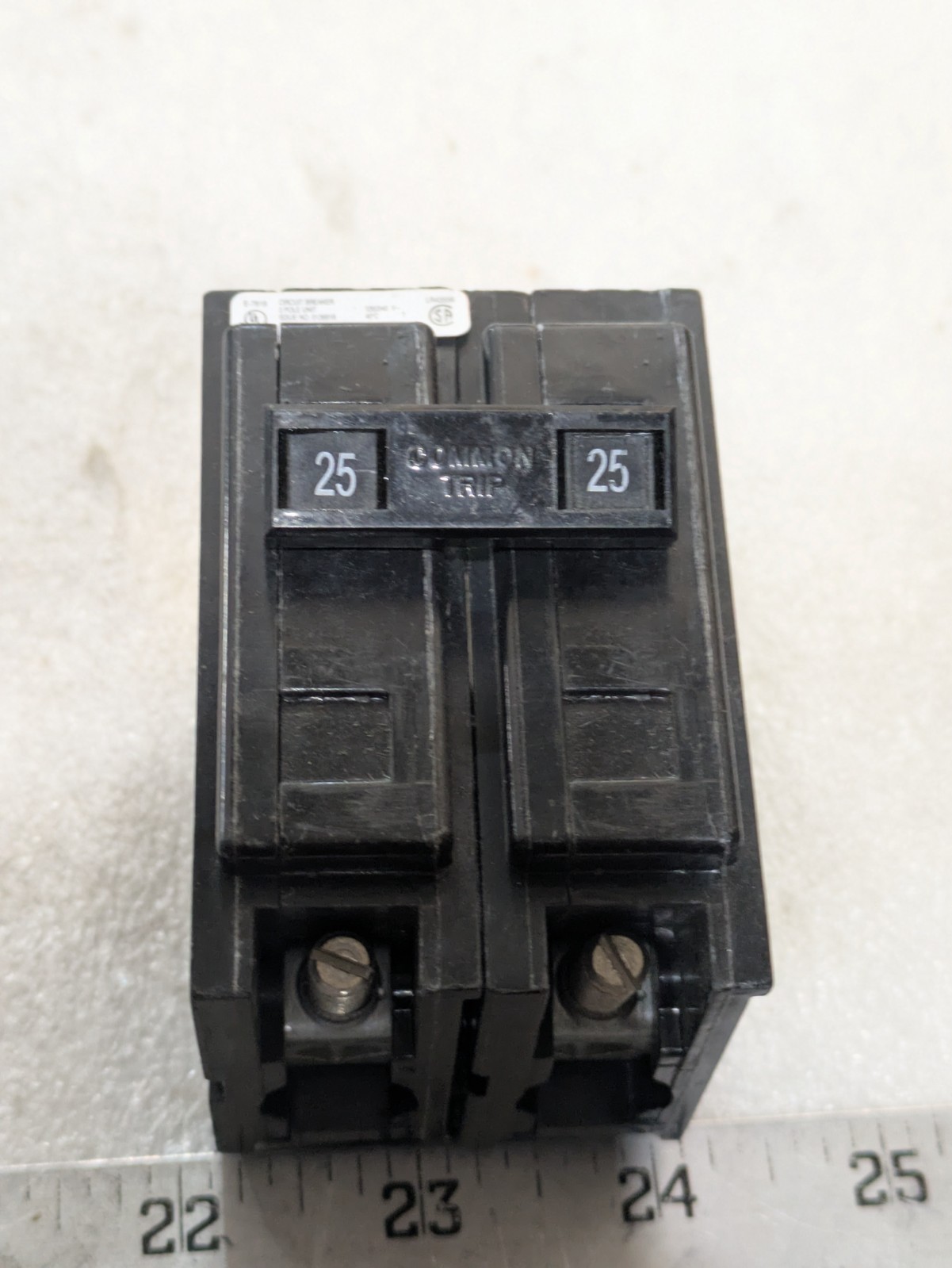 CUTLER HAMMER EATON QBHW2025 120/240V 2 POLE UNIT 40C HACR TYPE