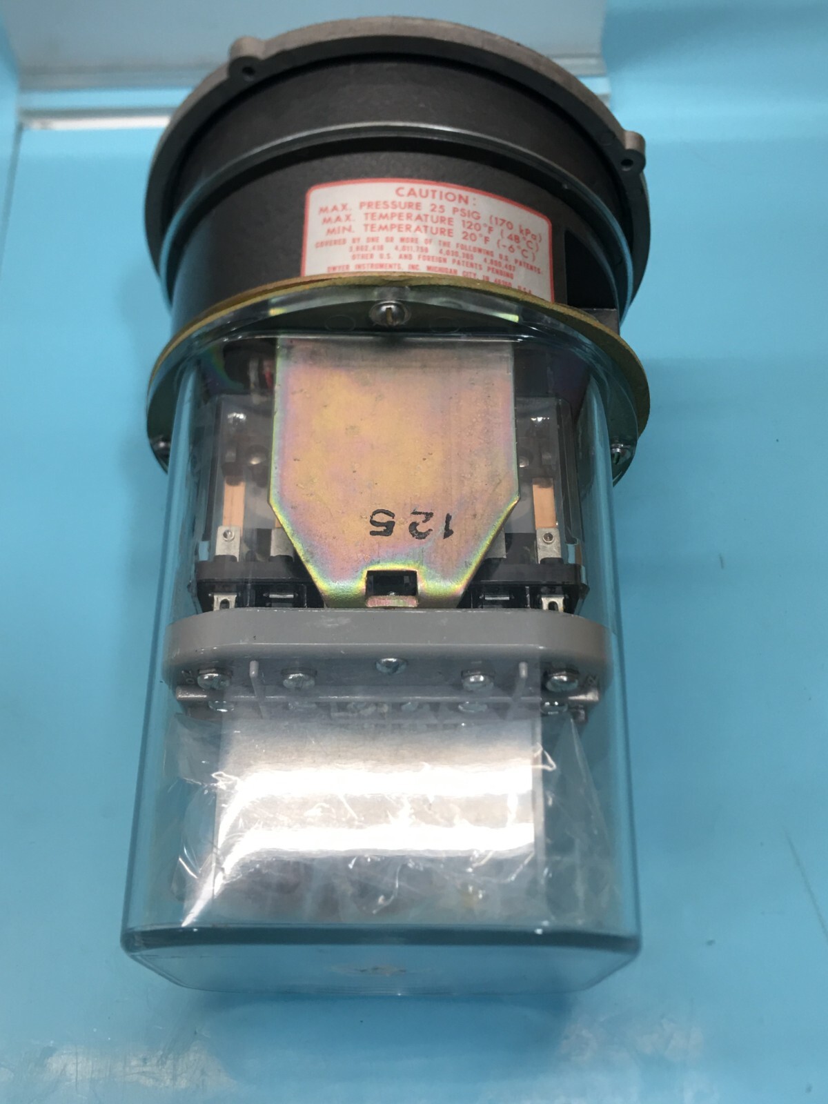 Dwyer 3000 Photohelic Pressure Switch/Gage, Gauge, 188056