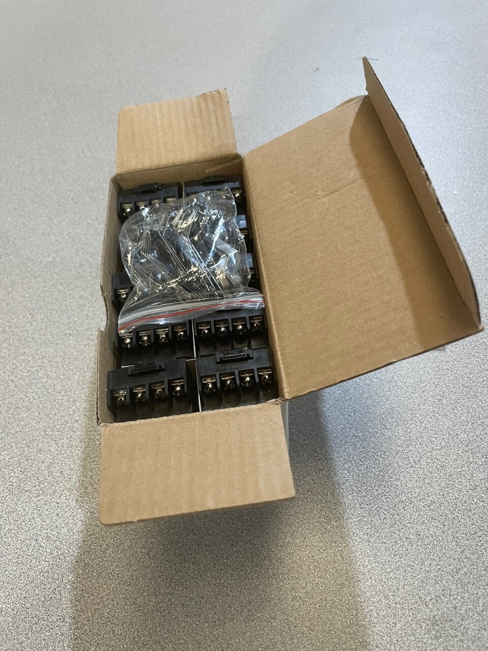 KACON, KMY4, DIN-RAIL RELAY SOCEKT, 5A