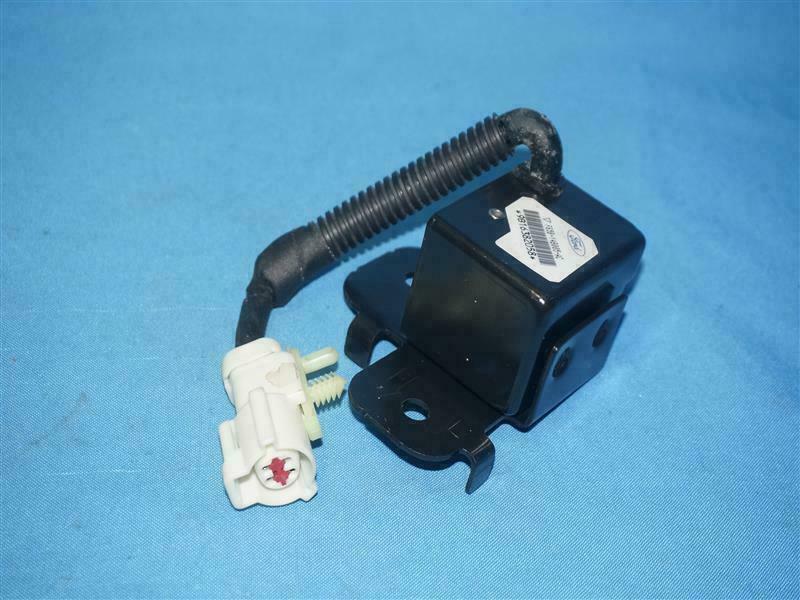 Ford F65Z-14B005-AC F65B-14B005-AC F65Z14B005AC F65B14B005AC Impact Sensor NEW