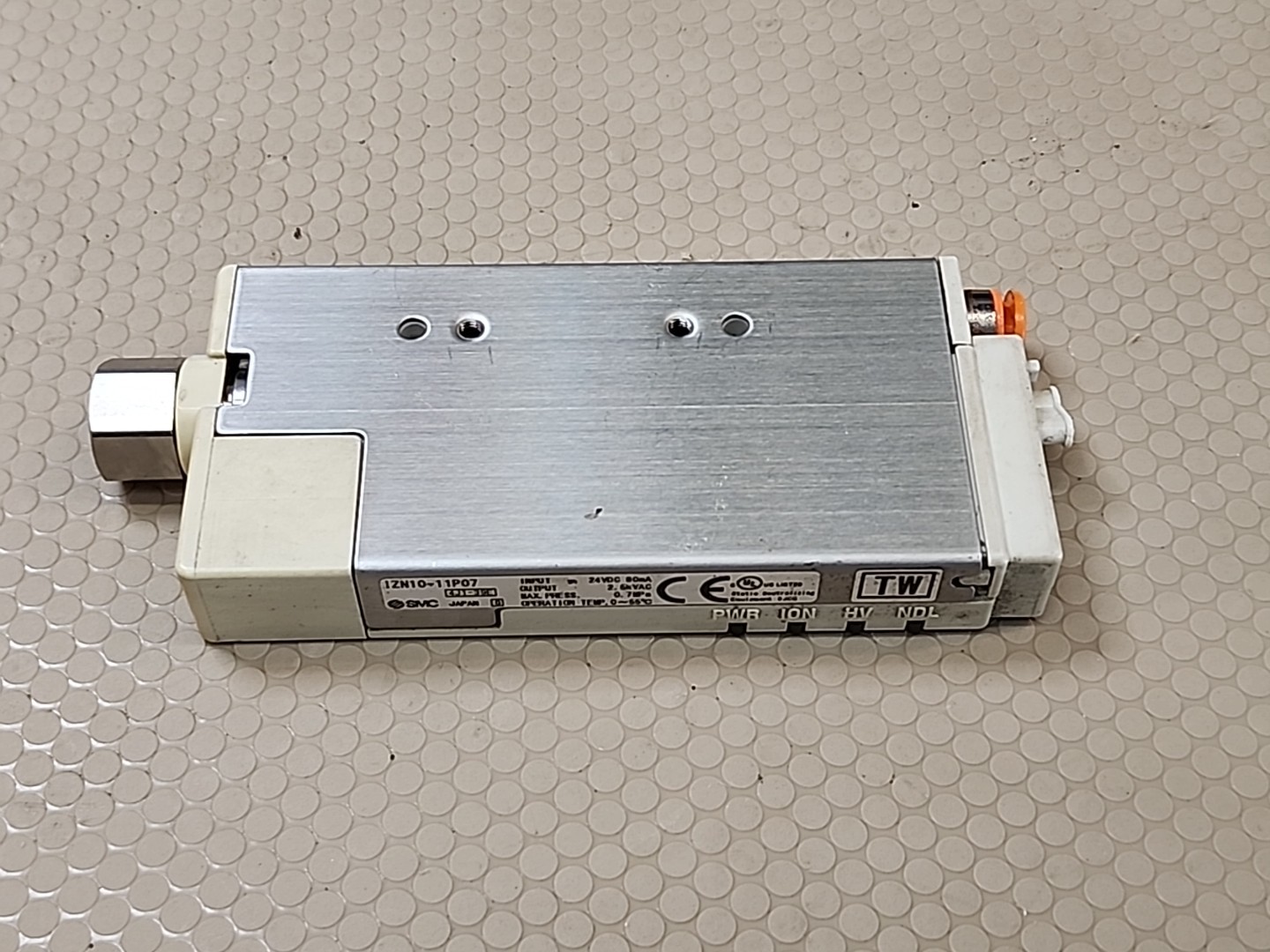 SMC IZN10-11P07 IONIZER