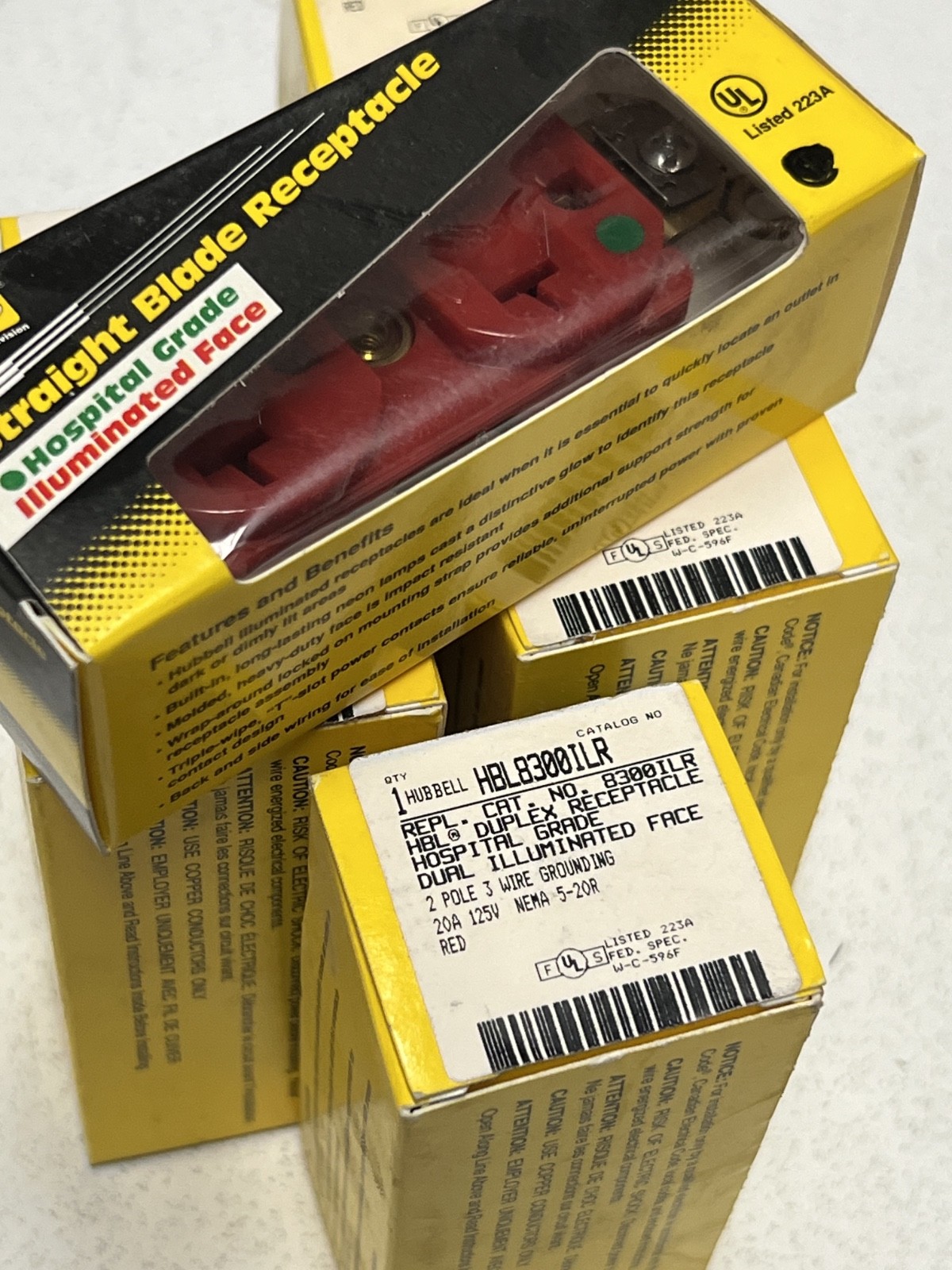 Hubbell 8300ILR 20A Illuminated Hospital Grade Duplex