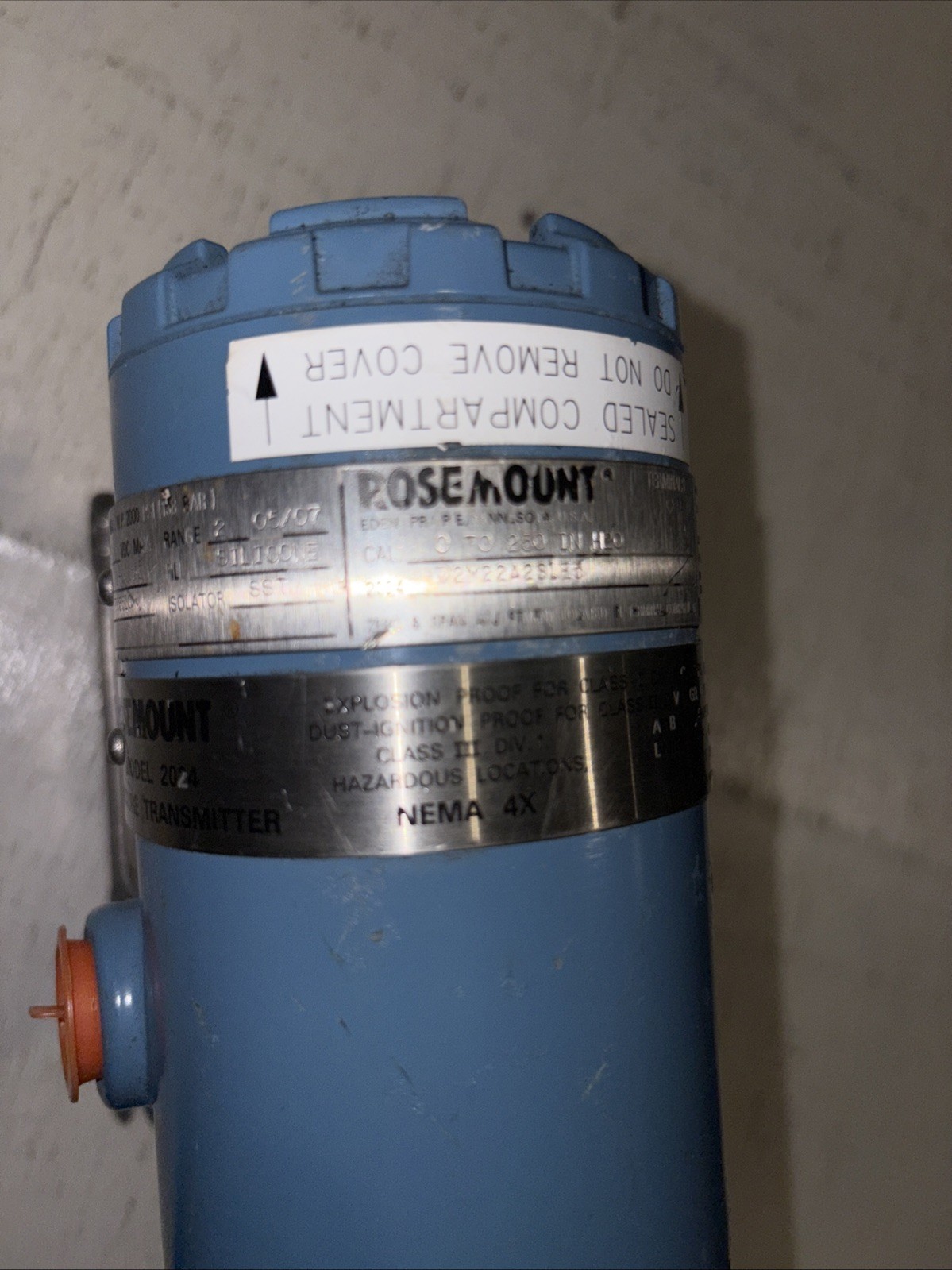 Rosemont 2024 Transmitter 0 To 250 Inches Of H2O. Scratches.
