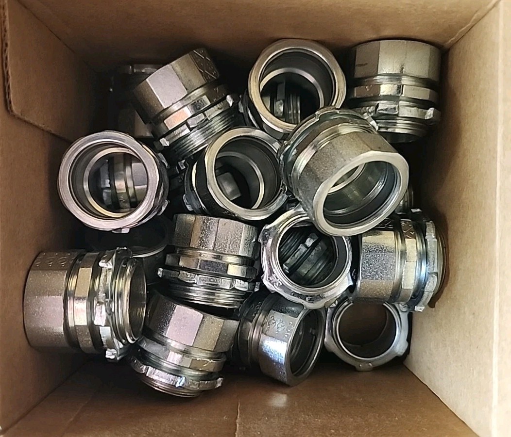 American Fittings EC751US 3/4″ Steel Compression EMT Conduit Connector Box of 25