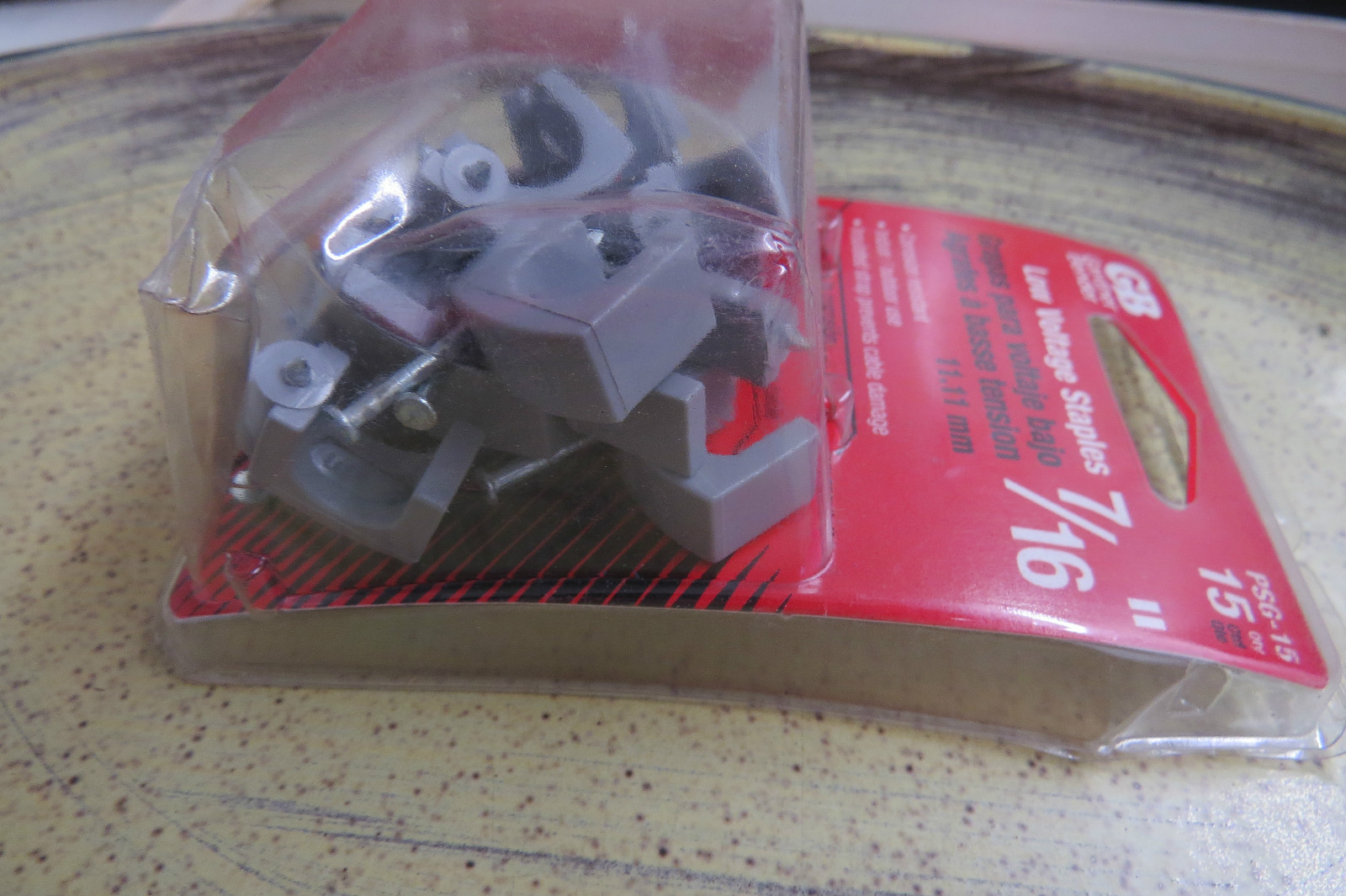 Gardner Bender PSG-15, Low Voltage Staples, 7/16″ pkg of 15