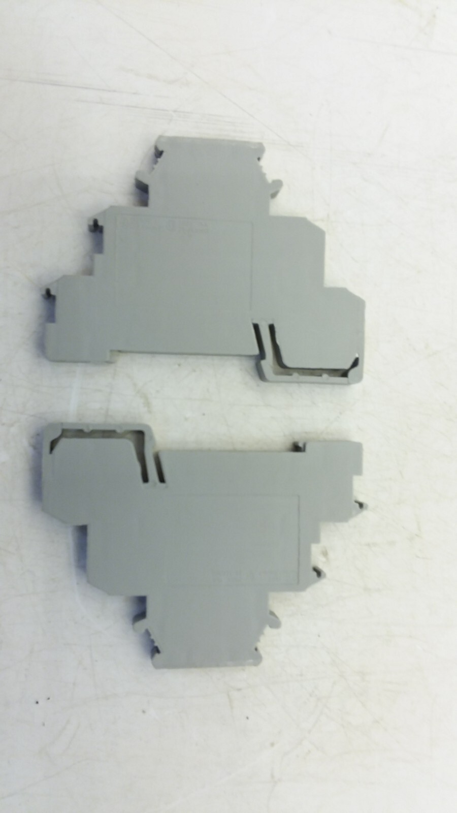 PHOENIX CONTACT DIKD 1,5 SENSOR/ACTUATOR TERMINAL BLOCK 15 AMP 300V LOT OF 2