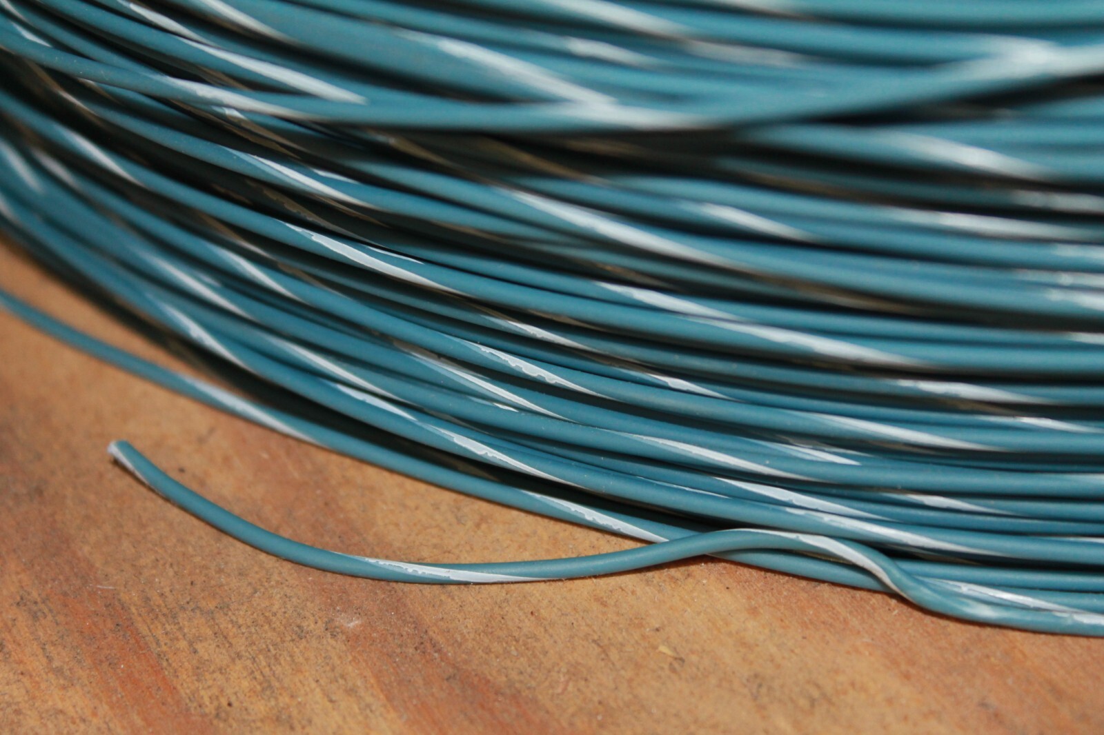ALLIED COMPONENTS INT’L 20-txl-ltblu/wht wire new lot quantity-250ft