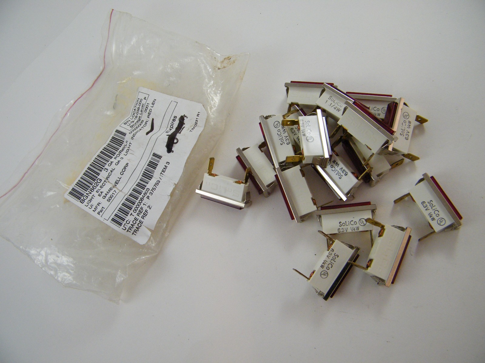 17 NEW SOLICO RED INDICATOR LIGHT ~ 6.3V 1/4W