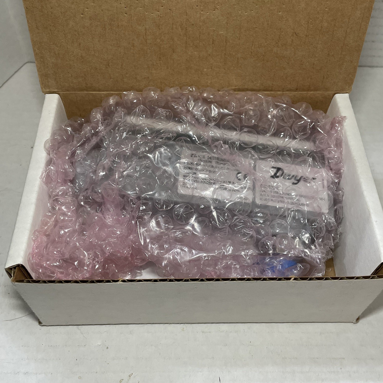 DWYER 626-13-CB-P1-E5-S1-LCD NEW IN BOX Pressure Transmitter