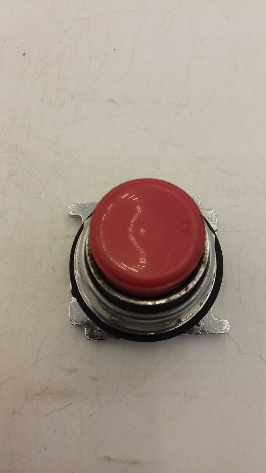 CUTLER HAMMER 10250T112 PUSHBUTTON 30.5MM EXTENDED OPERATING HEAD RED