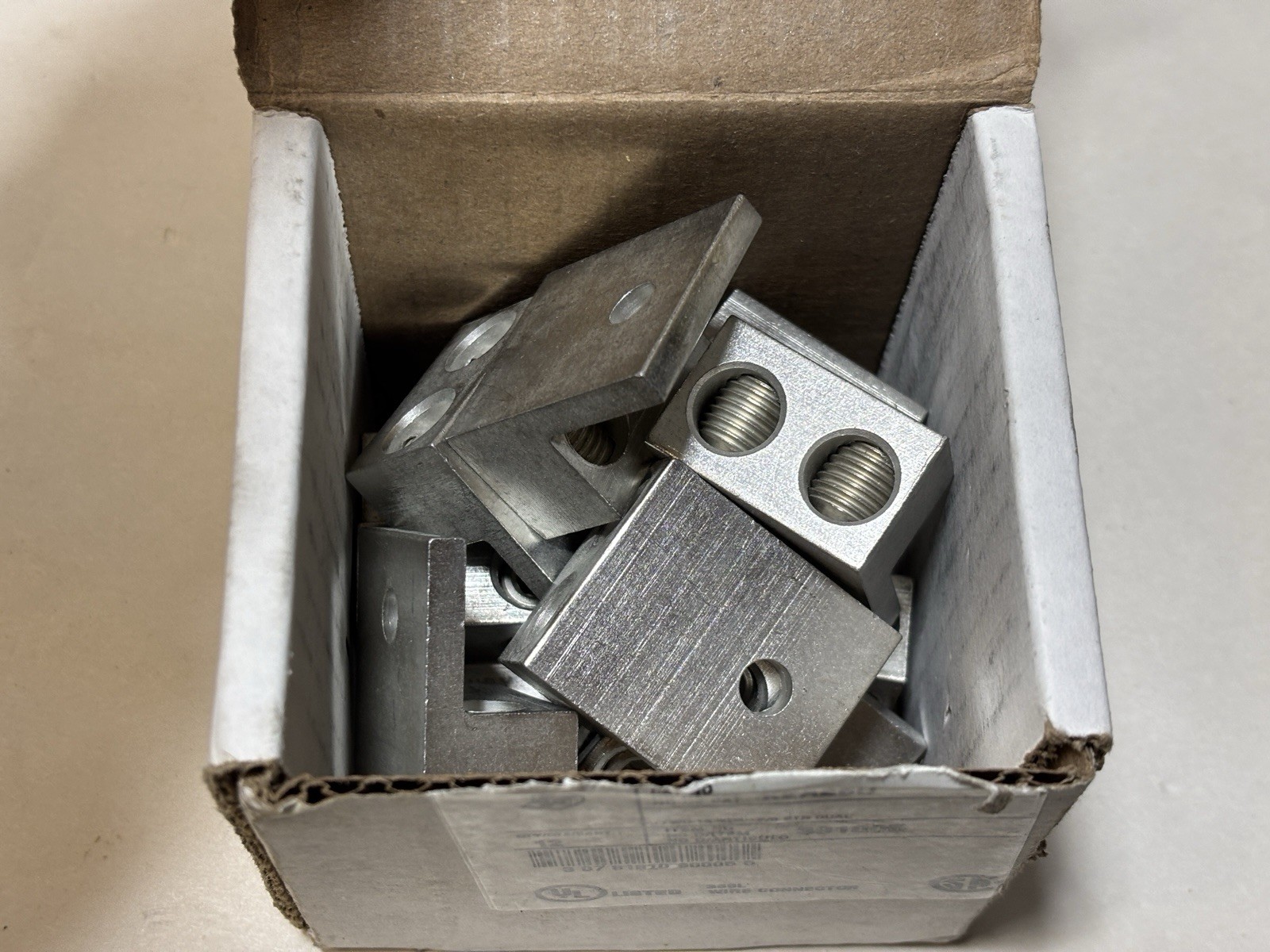 BURNDY Aluminum Mechanical Lug K2A26U / 391005 (Box of 10)