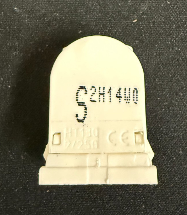 10pk – Leviton 23654-SNP – T5 Fluorescent Shunted Snap-in Socket (LH0750)