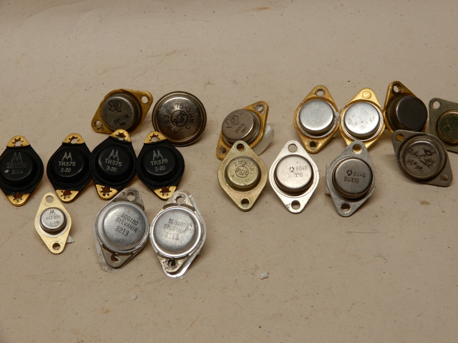 Large Lot of Various Transistors TR375 ECG180 and More Total 17