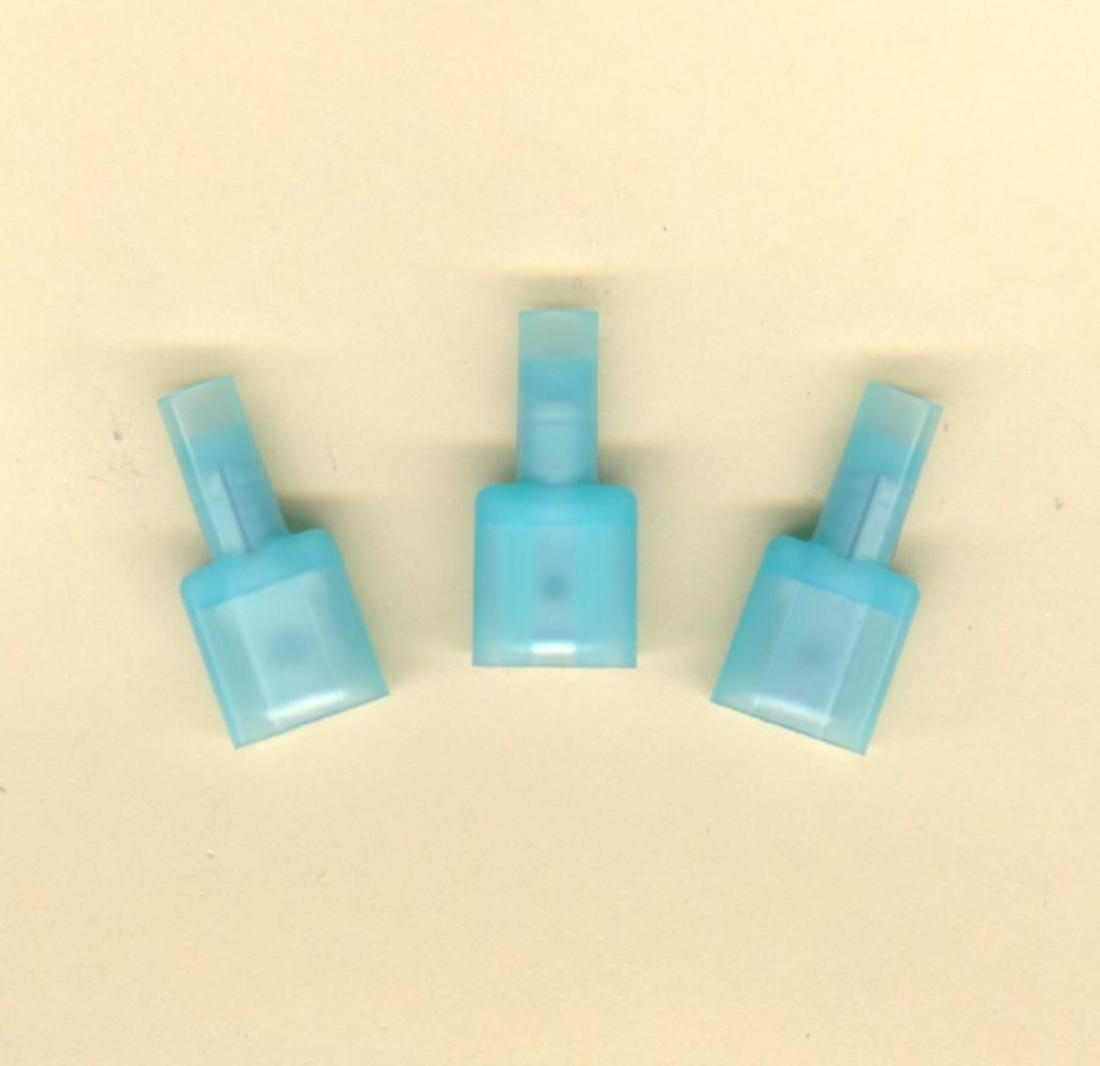 25 Blue NYLON Insulated MALE Push On Terminal Connectors #16-14 Gauge Wire .250