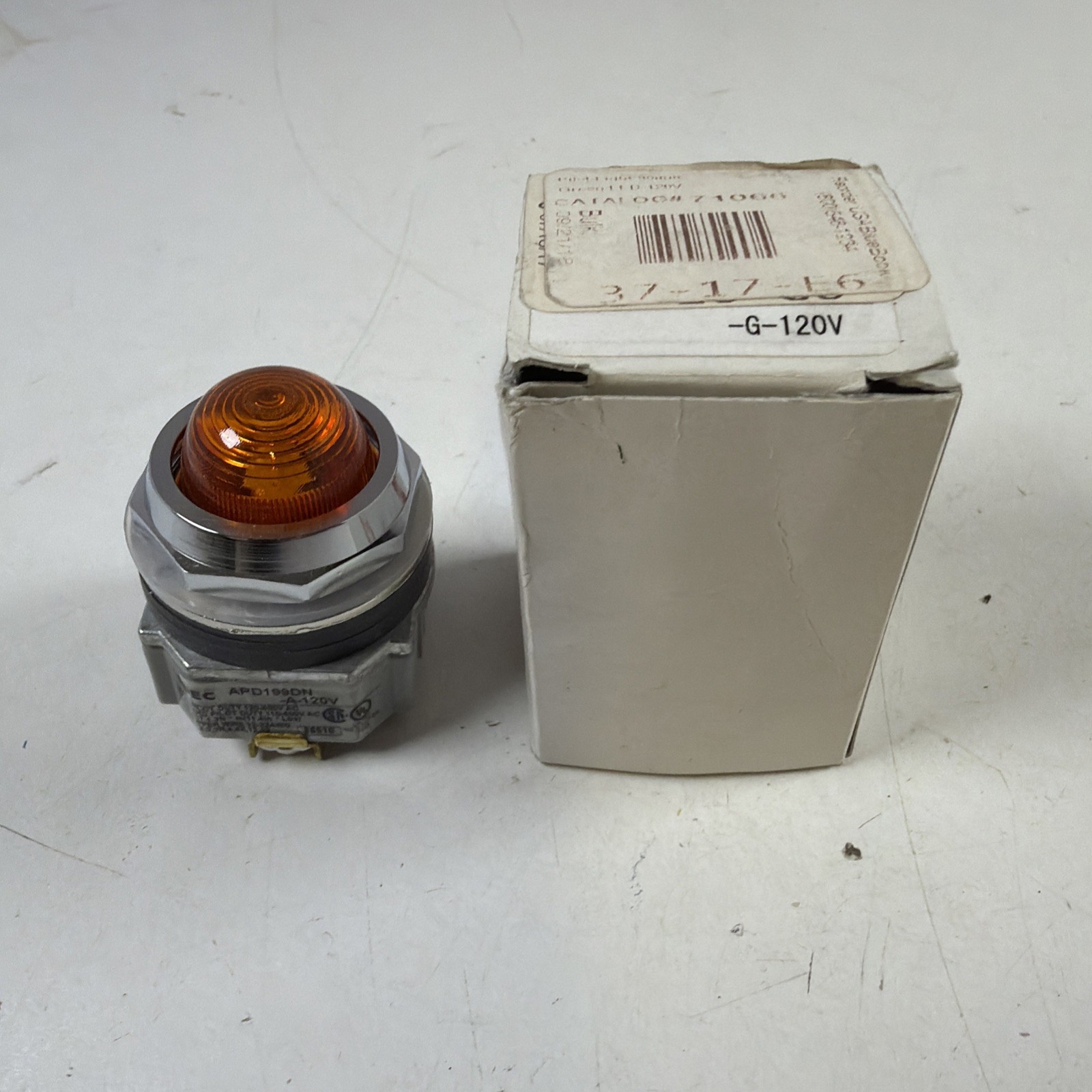 IDEC APD199DN-R-120V / APD199DNR120V (NEW IN BOX)