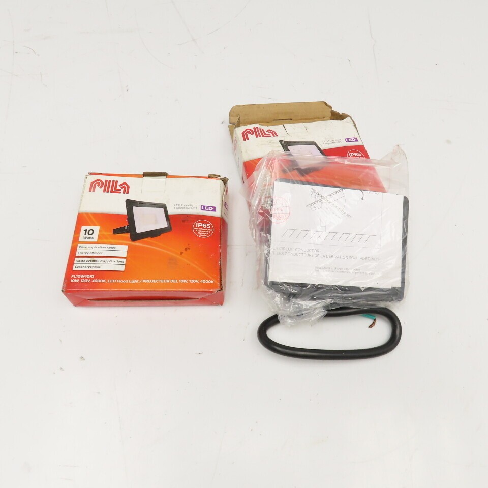 Pila FL10W40K1 120V LED Flood Light 10W Dust/Waterproof Lot Of 2