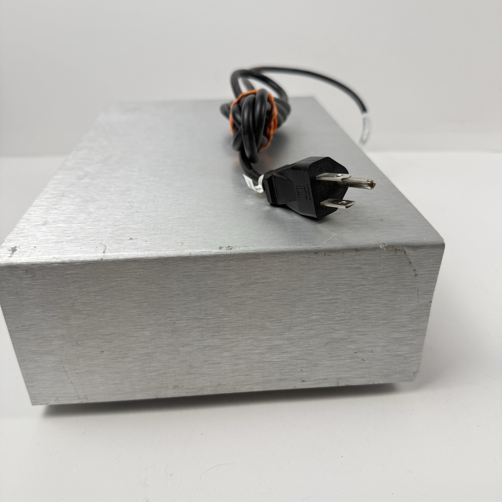 Tiara HUB8-1 8 Port Networking Hub ARCNET Parts or Repair Only