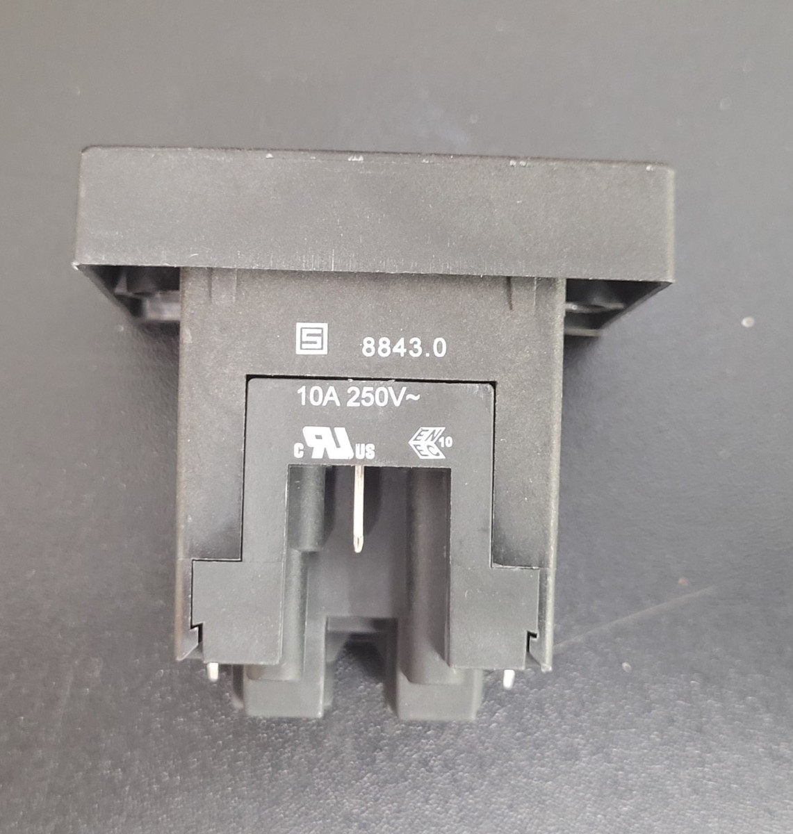 (1 PC) 8843.0363 SCHURTER 8843.0 G-STECKER-KOMBI 10A 70°C