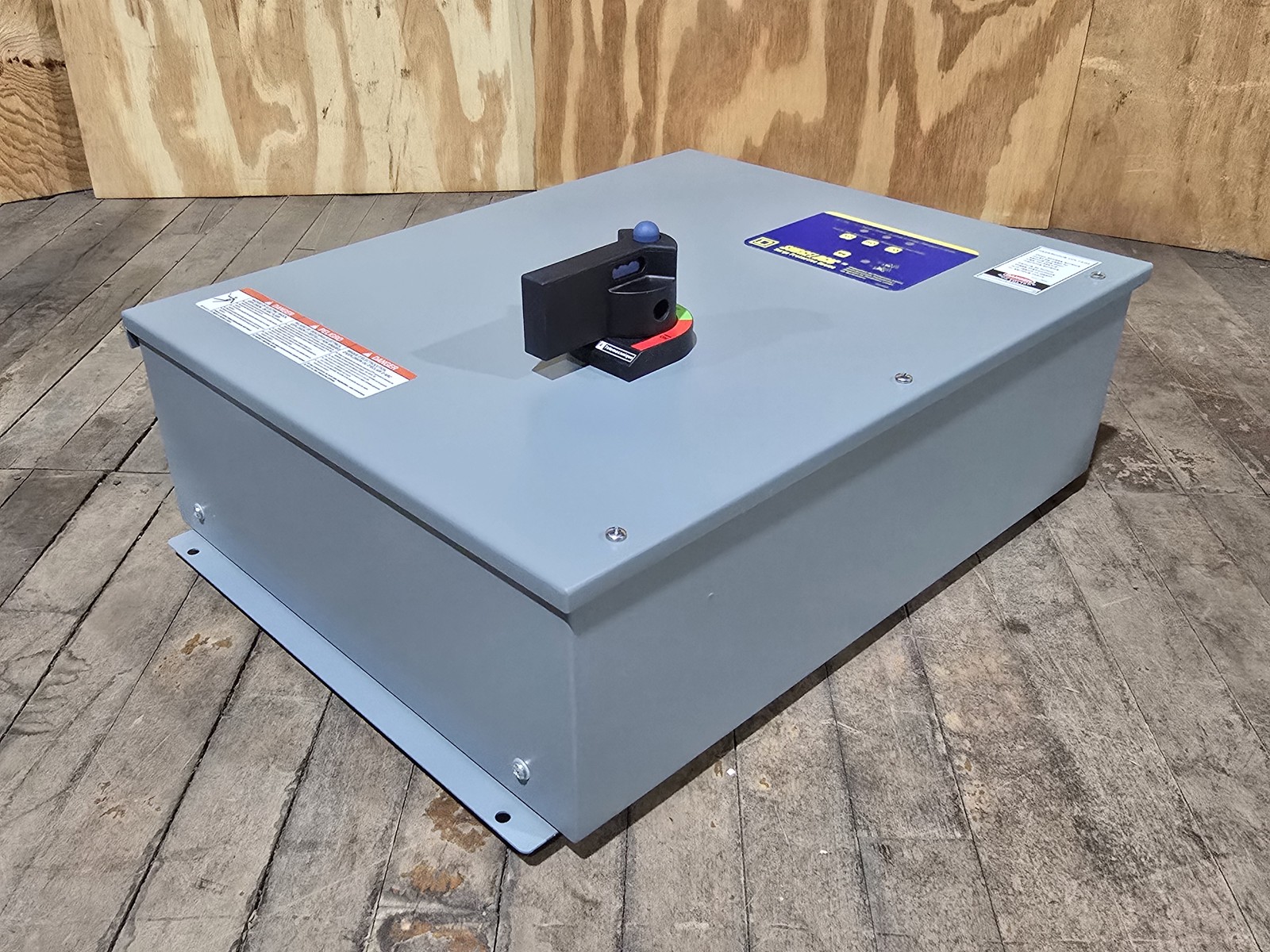 Square D TVS2EMA12AI Surgelogic SPD EMA 208Y/120VAC 3PH 4W Nema 3R