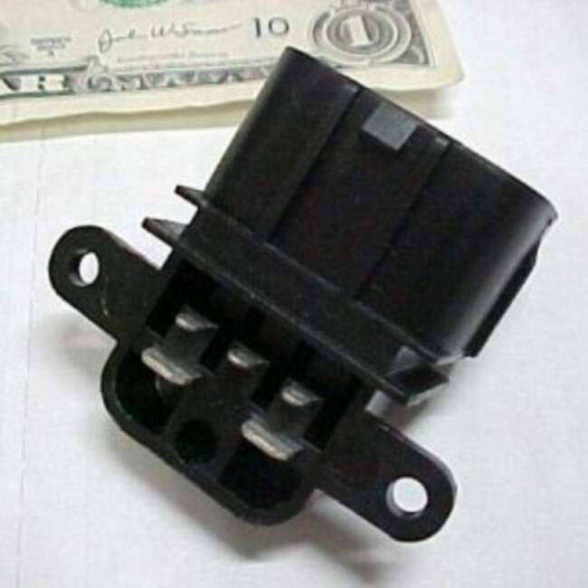 Lot 15 Unknown Electrical Connectors Receptacles, Sockets, Parts Salvage Freight