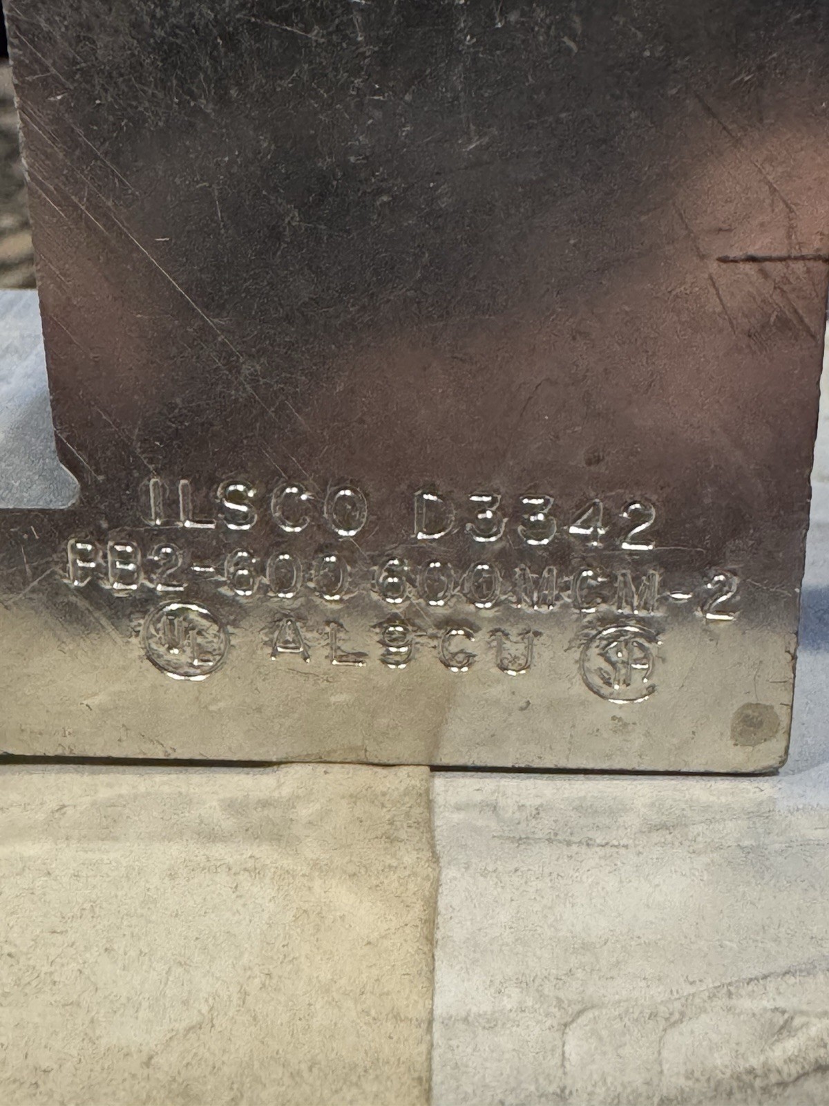 PB2-600 ILSCO 600mcm Aluminum Panelboard Lug (NEW)
