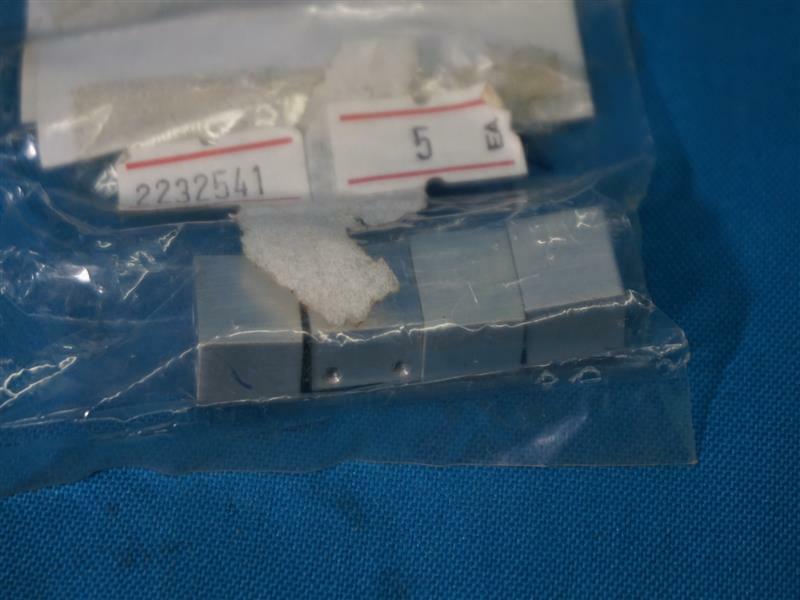 Lot 4pcs Brace-Cell