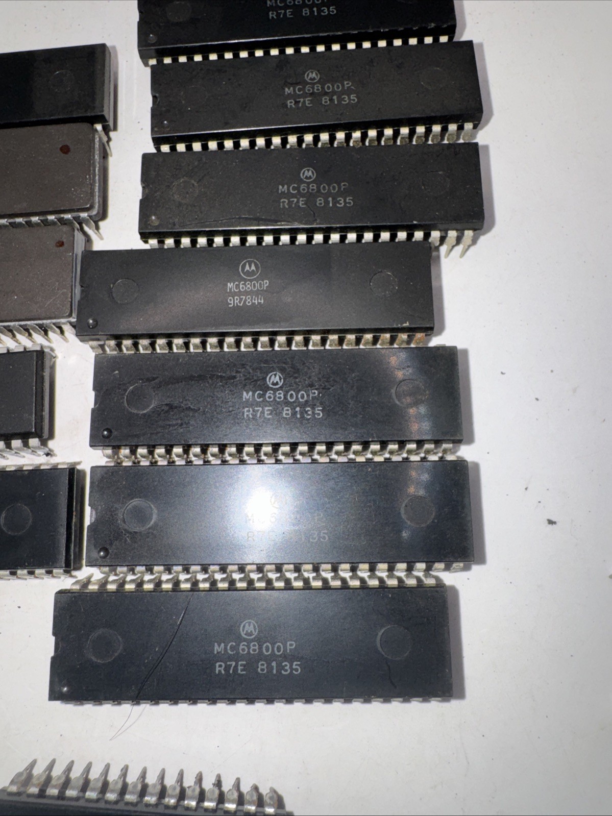 LOT of 25 EPROM IC MEMORY CHIPS – VARIOUS NAME BRANDS