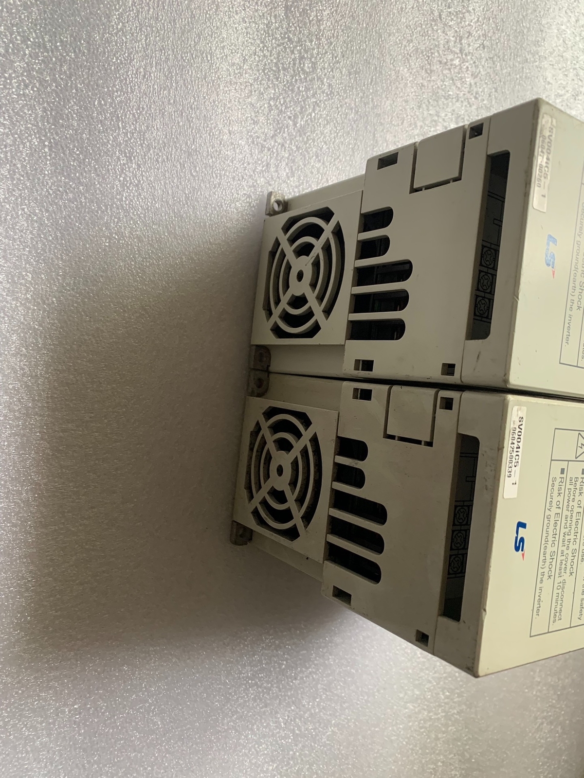 One LS SV004iC5-1 0.4KW 220V Welcome counteroffer