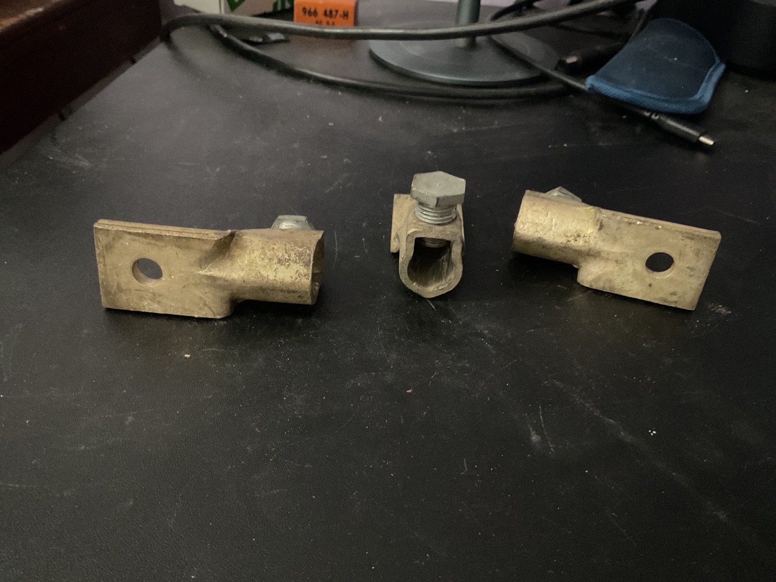 ILSCO 4/0-1/0Terminal Lug (VT) lot of 3 (1422)