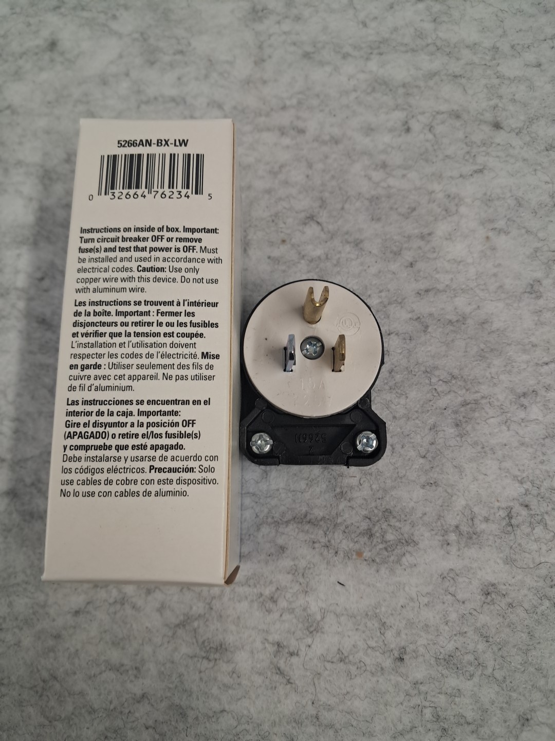 NEW EATON 5266AN Industrial Angle Plug 15A-125V 2-pole, 3 Wire Grounding 5-15P
