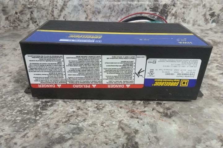 Square D TVS1HWA10X 120/240VAC Single Phase Surge Protection Device