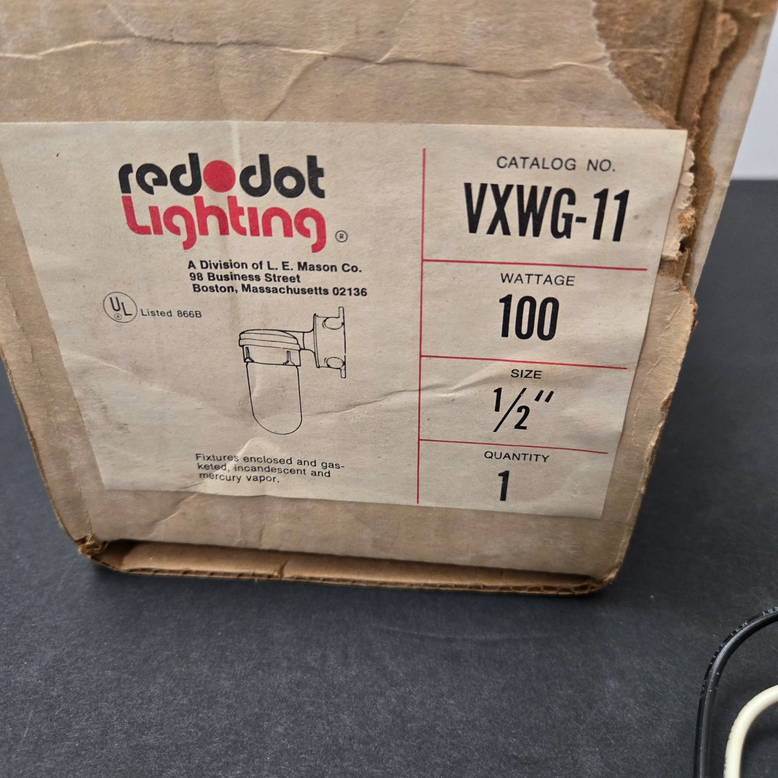 Red Dot Lighting VXWG-11-C Wall Mount Industrial Light Fixture 100W 1/2″