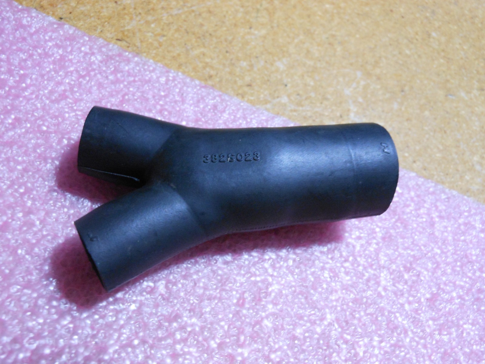 RAYCHEM CABLE BOOT “Y” # 382S023-25S NSN: 5970-01-503-8259