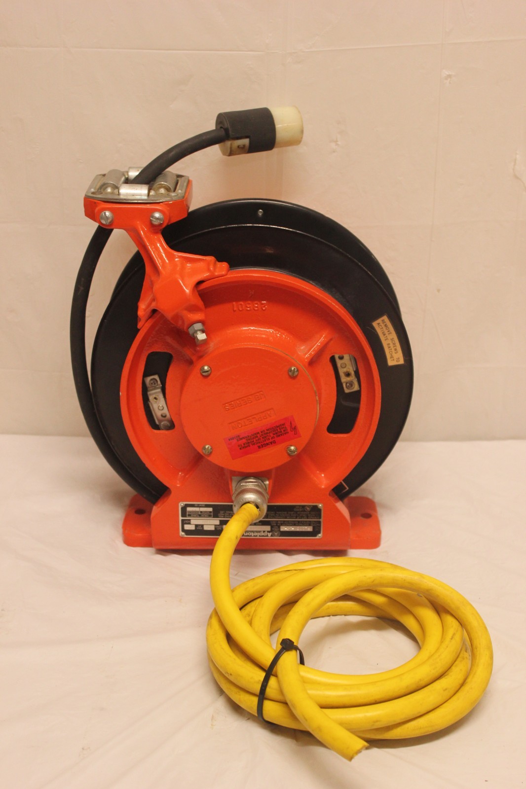 Appleton Reelite RL-103K 25Ft 14Ga 20A Cord Retractable Power Reel D1