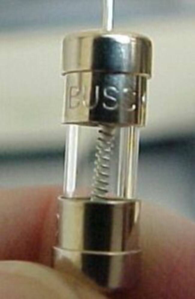 Lot 25 Bussmann C515-2.25A1J374 Fuses, Solder Leads, 2.25A 5mm x 15mm Electrical