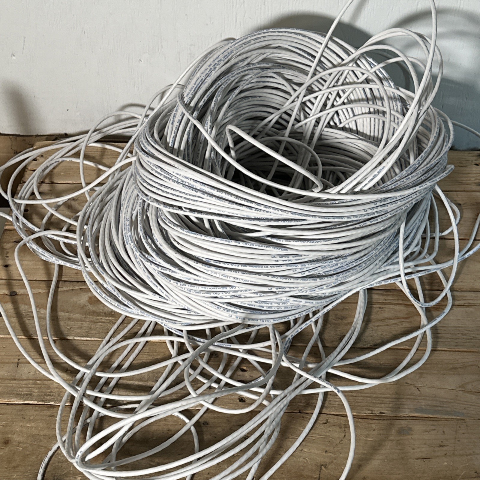 Belden 1583A-009U1000 Communication Cat5E Cable 1000ft White Open Box